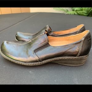 Naturalizer flat shoes